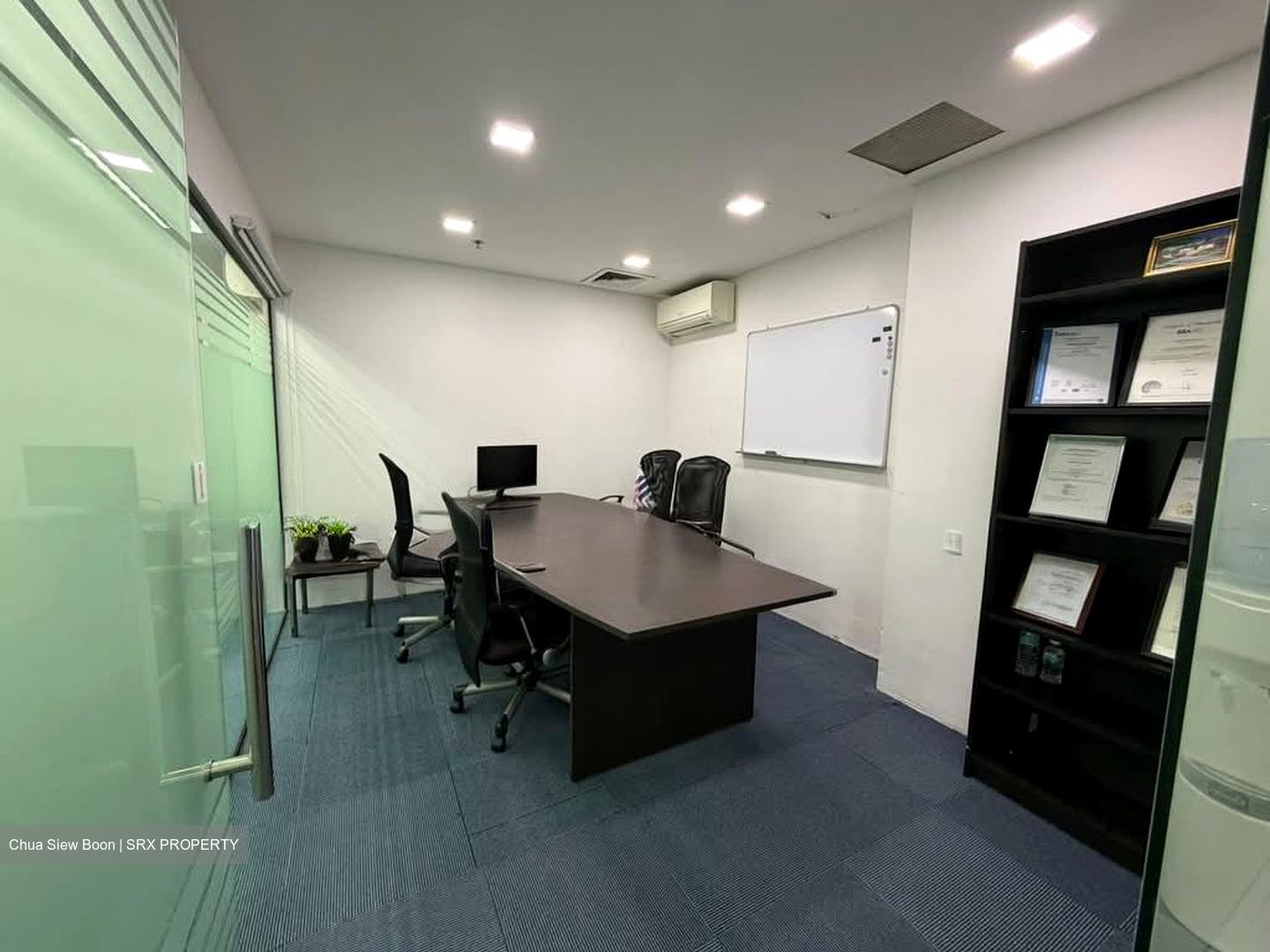 International Plaza (D2), Office #556797001